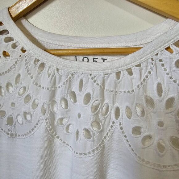 EUC LIKE NEW LOFT WHOTE CUT OUT ANGLAISE TOP SIZE SMALL - Picture 6 of 15